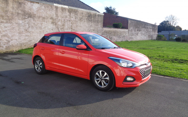 hyundai i20 rood 2021