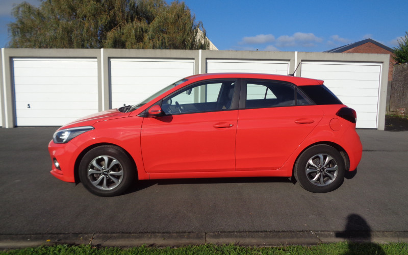 hyundai i20 rood 2021