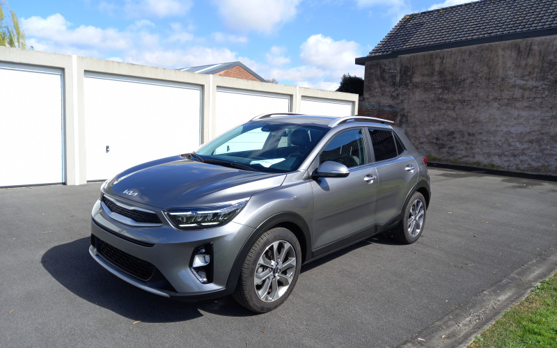 Kia stonic bj 2024 automaat