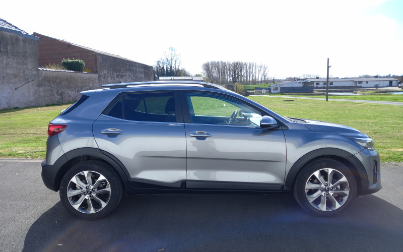 Kia stonic bj 2024 automaat