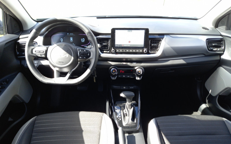 Kia stonic bj 2024 automaat