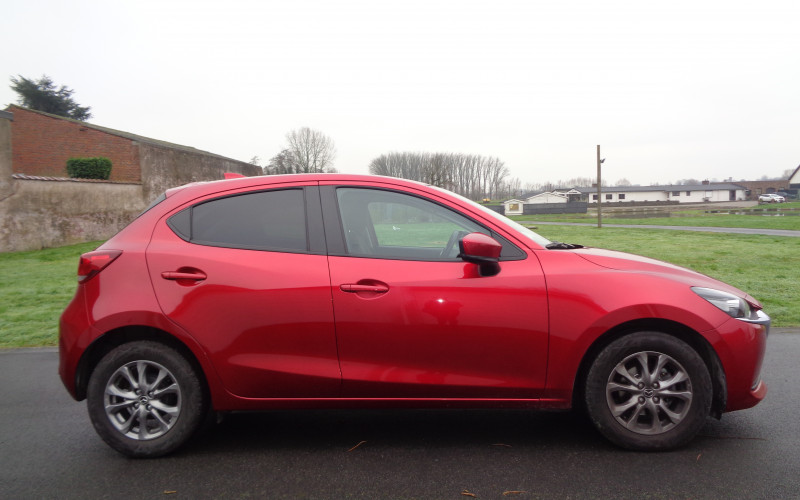 Mazda 2 bj 2021 rood