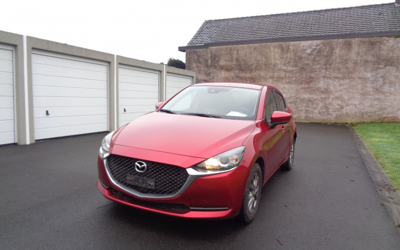 Mazda 2 bj 2021 rood