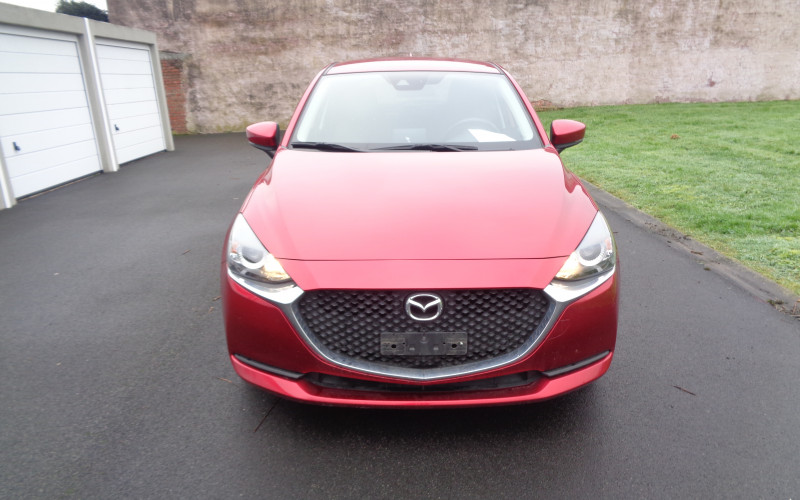 Mazda 2 bj 2021 rood