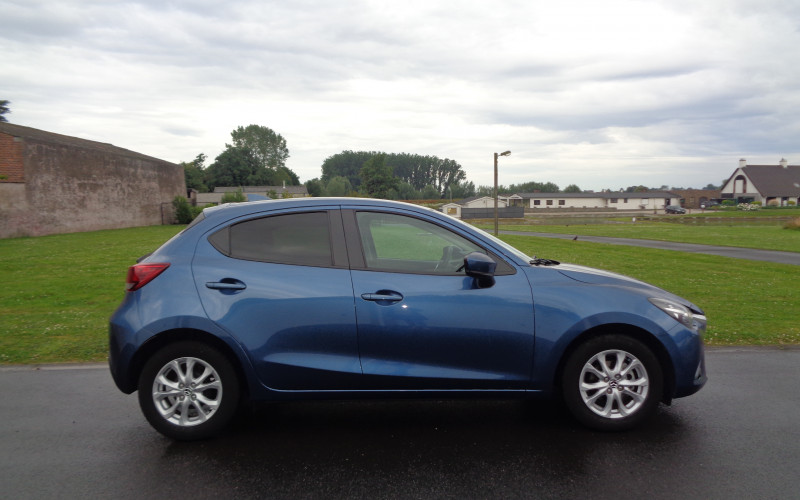 mazda 2 blauw bj 2019