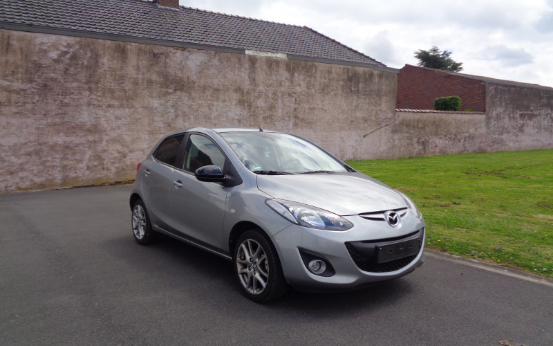 mazda 2 grijs bj 2013