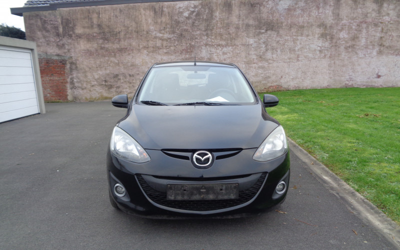 mazda 2 zwart bj 2013