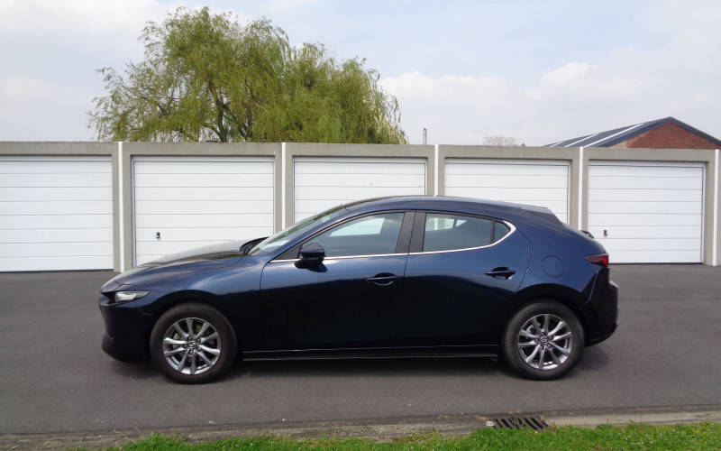 mazda 3 blauw bj 2021 Yentl