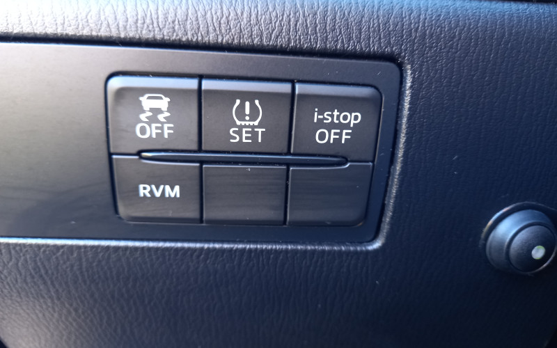 Mazda 3 zwart bj 2016