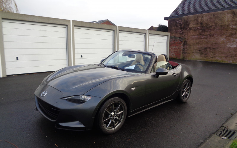 mazda mx -5 grijs bordeau dak bj 2018