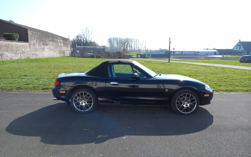 mazda mx-5  zwart bj 22/09/2004  408219 B