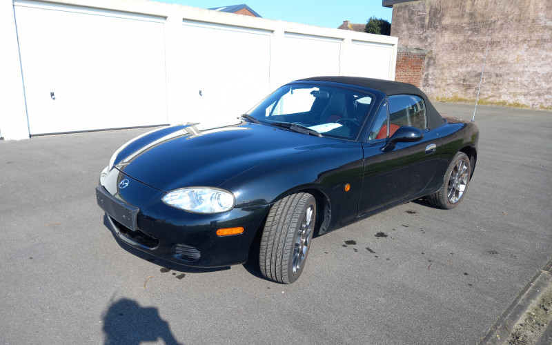 mazda mx-5  zwart bj 22/09/2004  408219 B