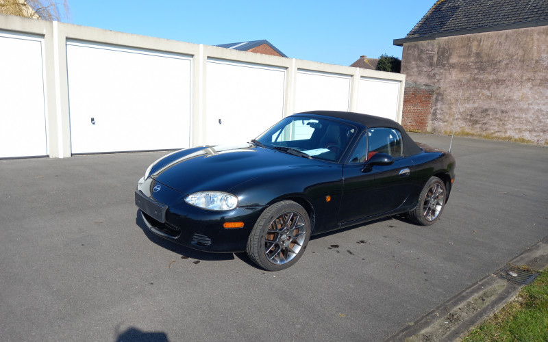mazda mx-5  zwart bj 22/09/2004  408219 B