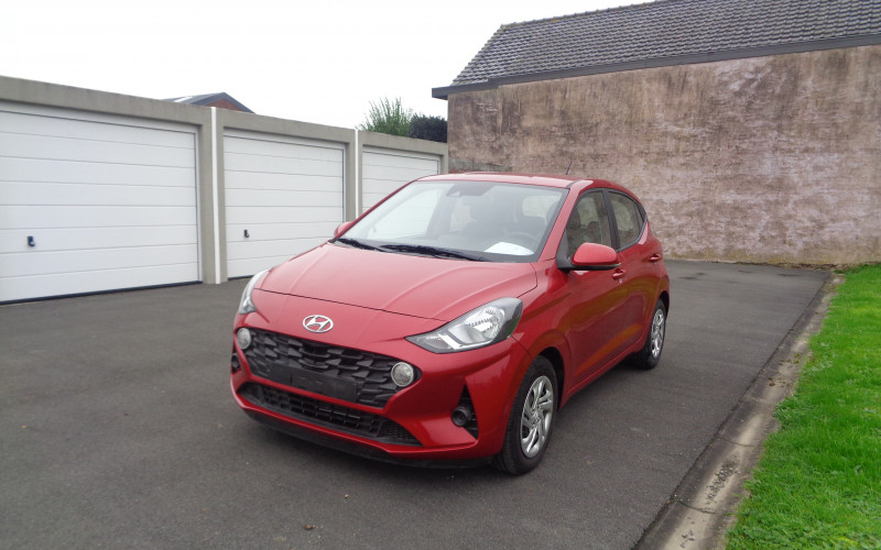 HYUNDAI I10 ROOD AUTOMAAT BJ 2020