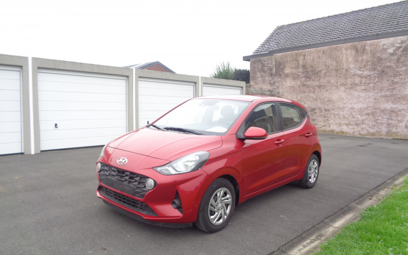 HYUNDAI I10 ROOD AUTOMAAT BJ 2020