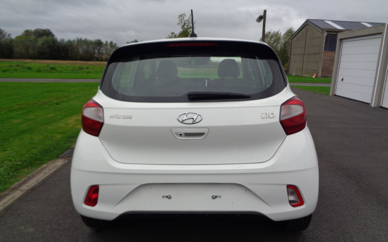 Hyundai i10 wit automaat bj 2021