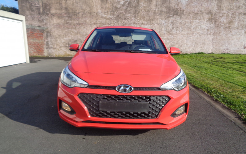 hyundai i20 rood 2021