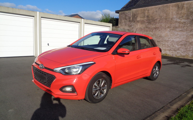 hyundai i20 rood 2021