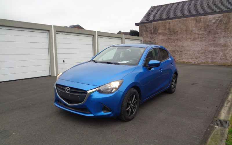 Mazda 2 hoog blauw bj 02/2016