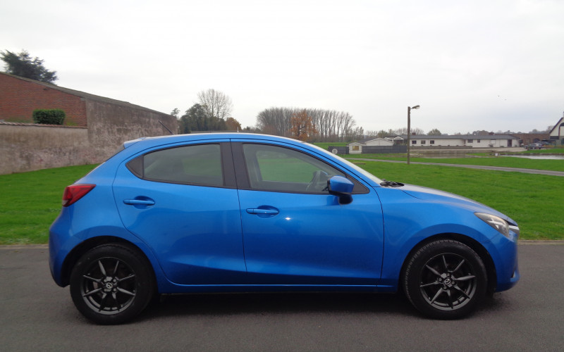 Mazda 2 hoog blauw bj 02/2016